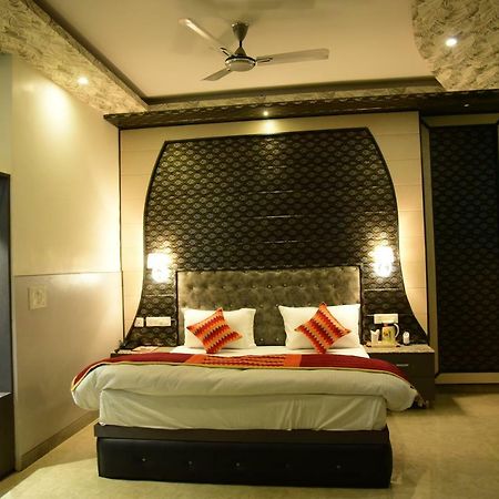 The Park Presidency Hotel Bareilly Eksteriør billede