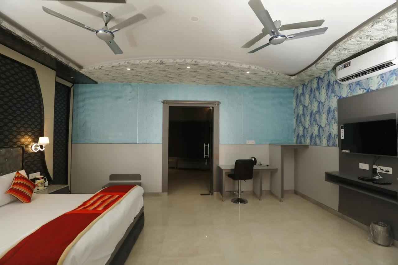 The Park Presidency Hotel Bareilly Eksteriør billede