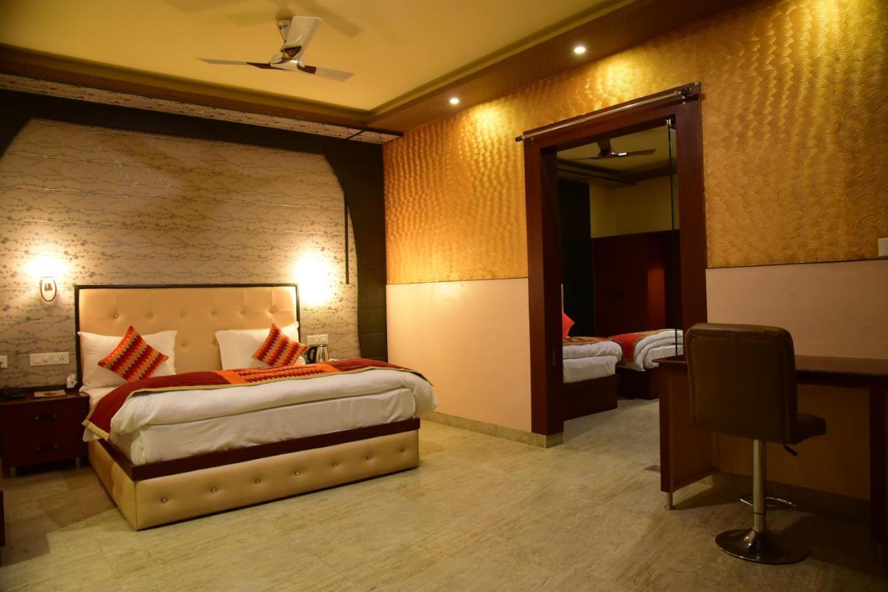 The Park Presidency Hotel Bareilly Eksteriør billede