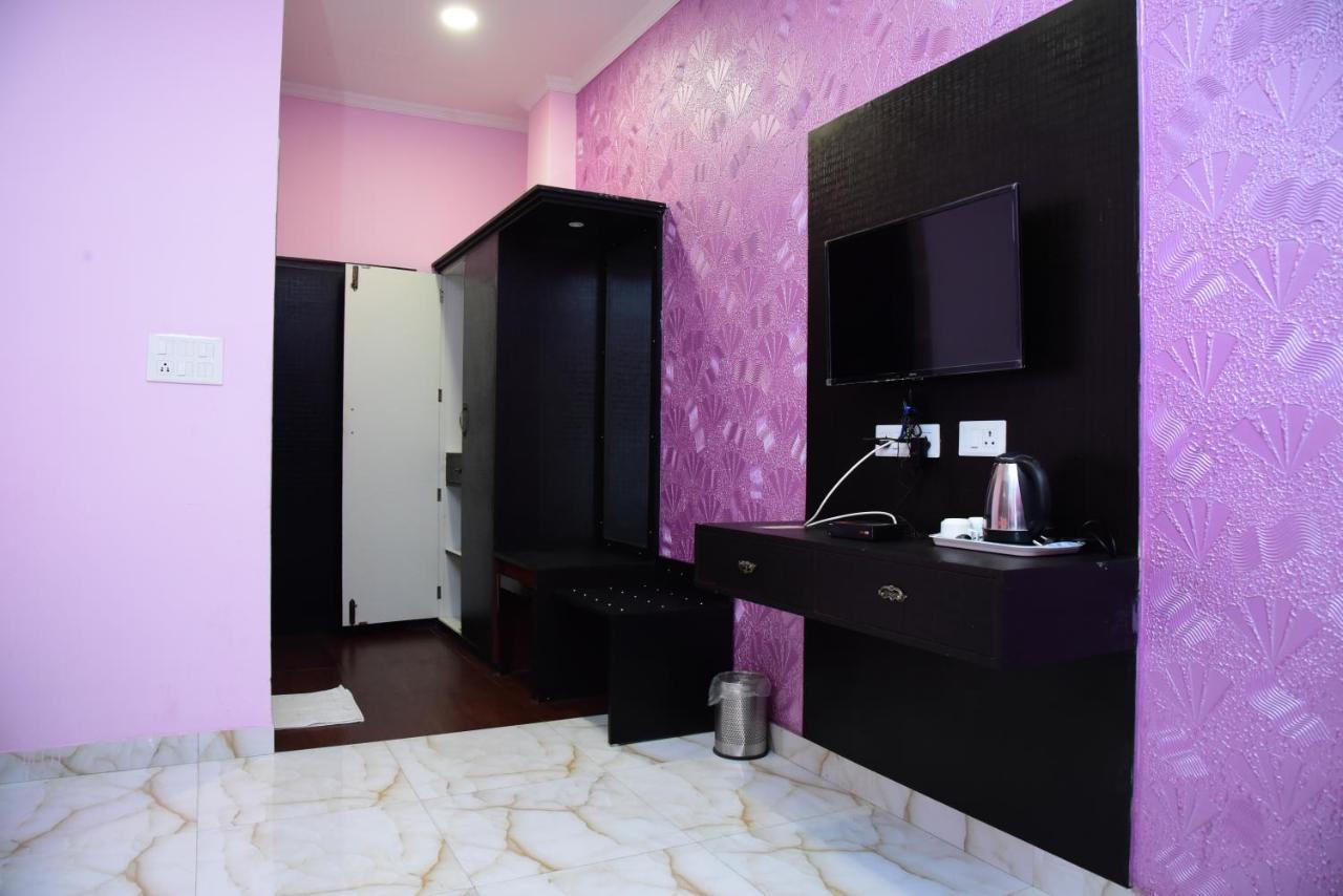 The Park Presidency Hotel Bareilly Eksteriør billede