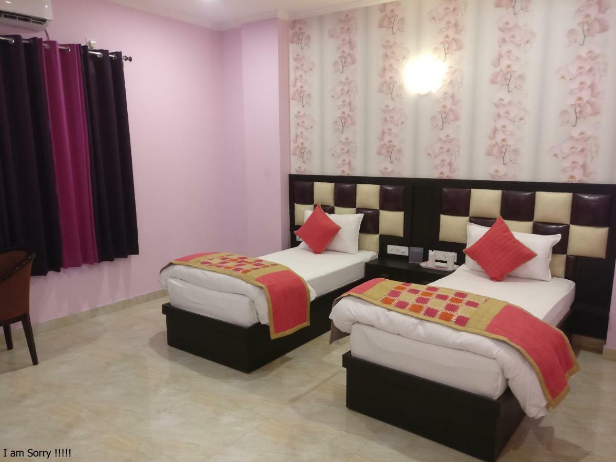 The Park Presidency Hotel Bareilly Eksteriør billede