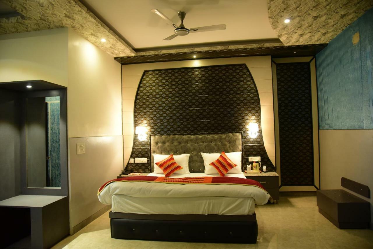 The Park Presidency Hotel Bareilly Eksteriør billede