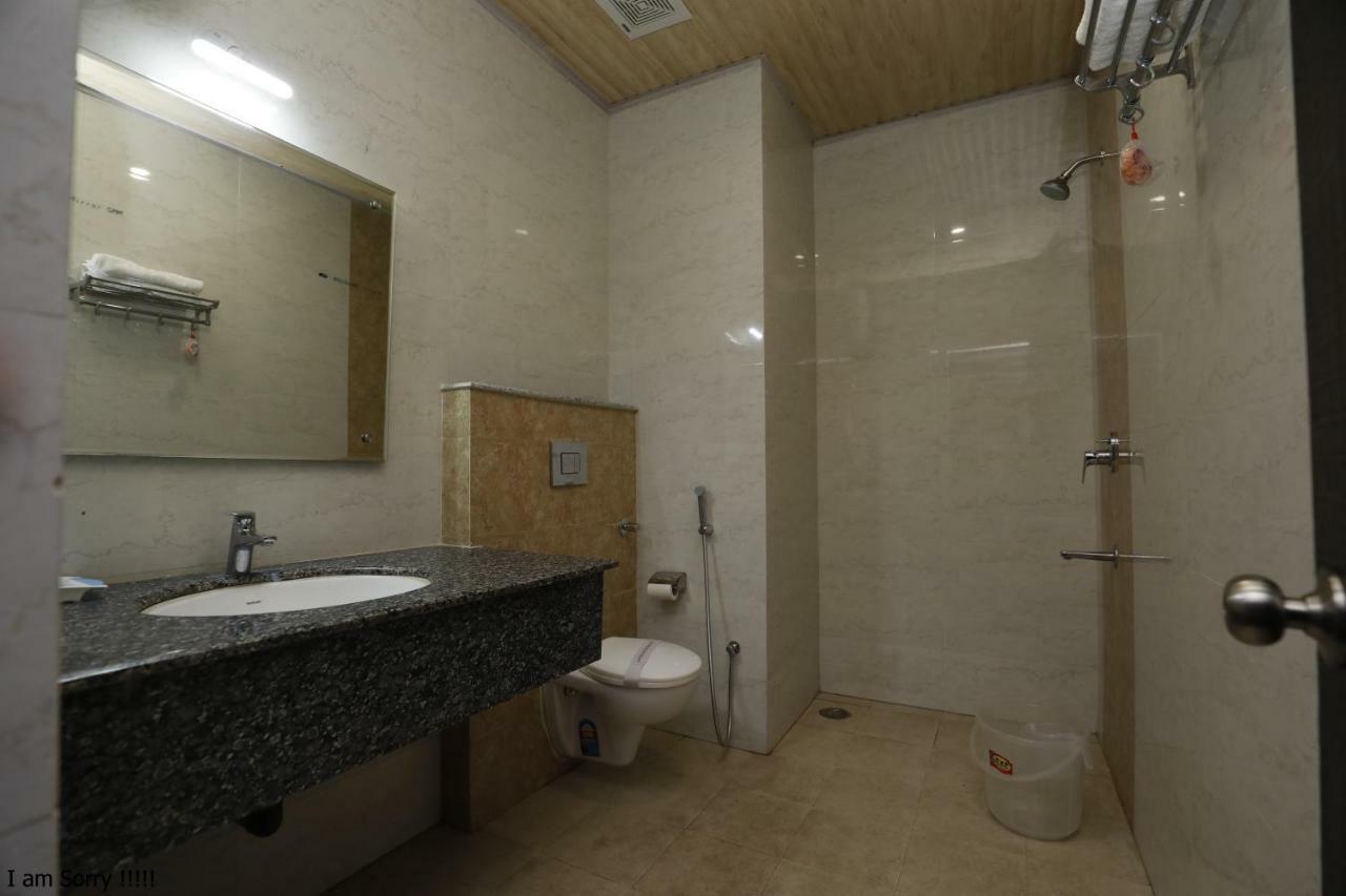 The Park Presidency Hotel Bareilly Eksteriør billede