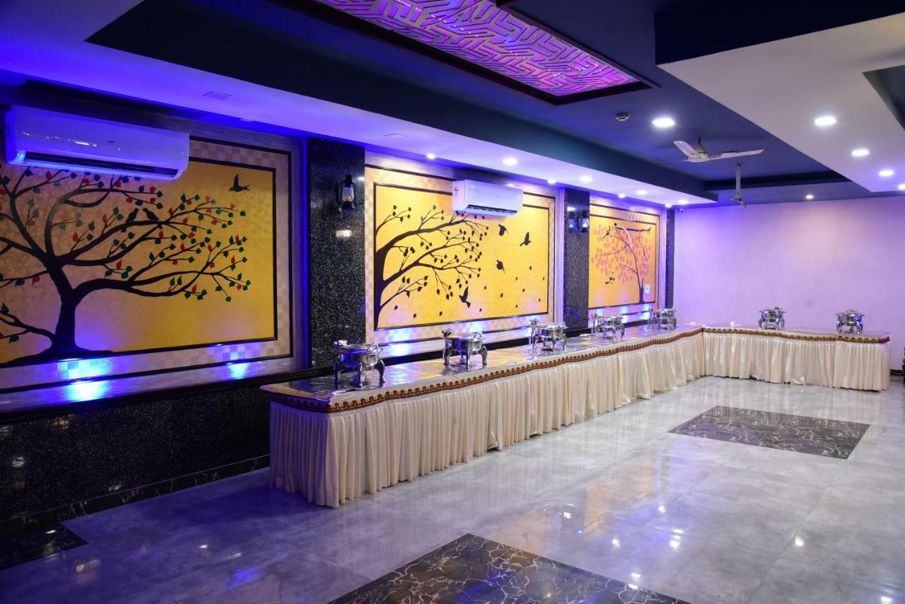 The Park Presidency Hotel Bareilly Eksteriør billede